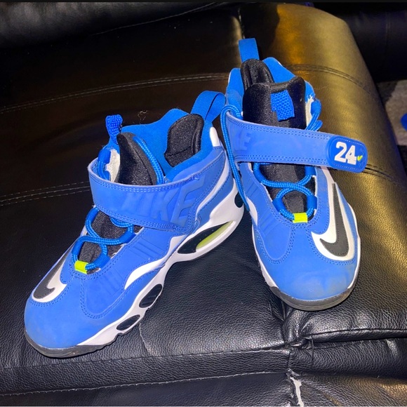 Kids Nike Griffeys . Good condition - Picture 1 of 4